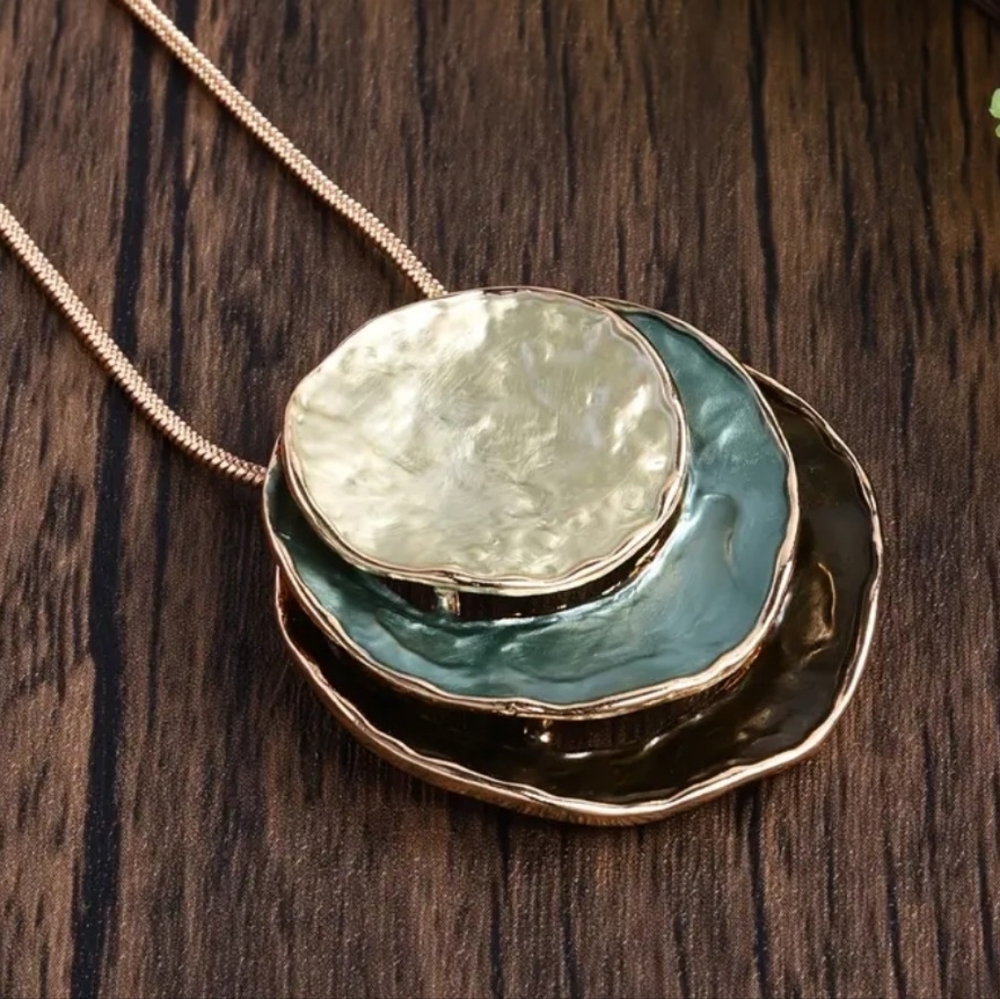 Necklace and Earrings set - Picture 5 of 7